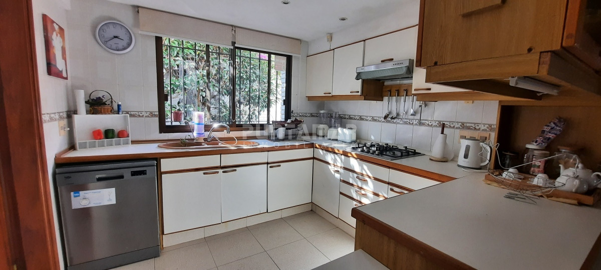 Casa ID.212456 - IMPORTANTE CASA DE 2 PLANTAS EN BARRIO SAN RAFAEL