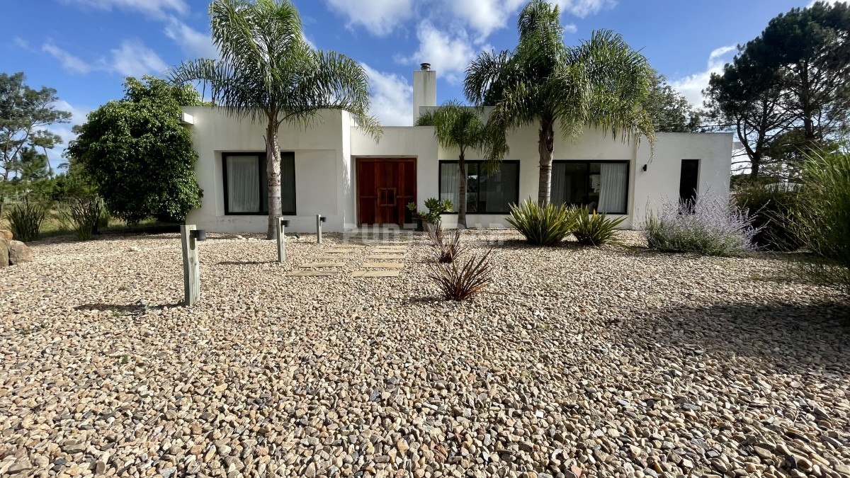 Casa ID.213215 - HERMOSA CASA 2 DORMITORIOS EN LA BARRA A METROS DE MEDIALUNAS CALENTITAS