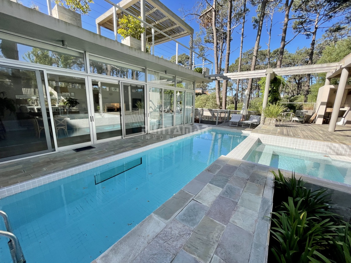 Casa ID.212480 - VENTA DE CASA 4 DORMITORIOS EN MONTOYA