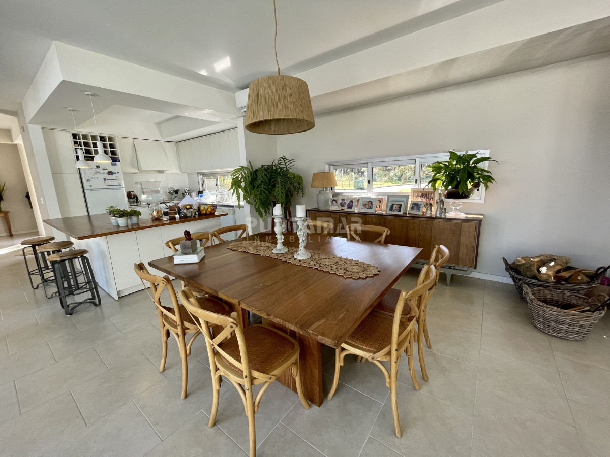 Casa ID.212480 - VENTA DE CASA 4 DORMITORIOS EN MONTOYA