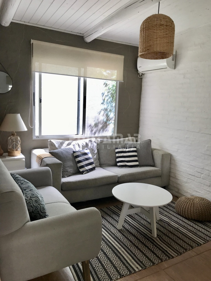 Casa ID.213520 - ALQUILER CASA PLAYERA DE 2 DORMITORIOS A POCOS CUADRAS DEL CENTRO DE LA BARRA