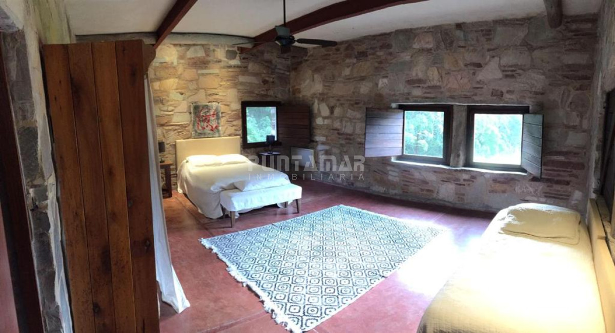 Casa ID.212858 - IMPORTANTE CASA EN CHACRA UBICADA EN RINCON DEL INDIO