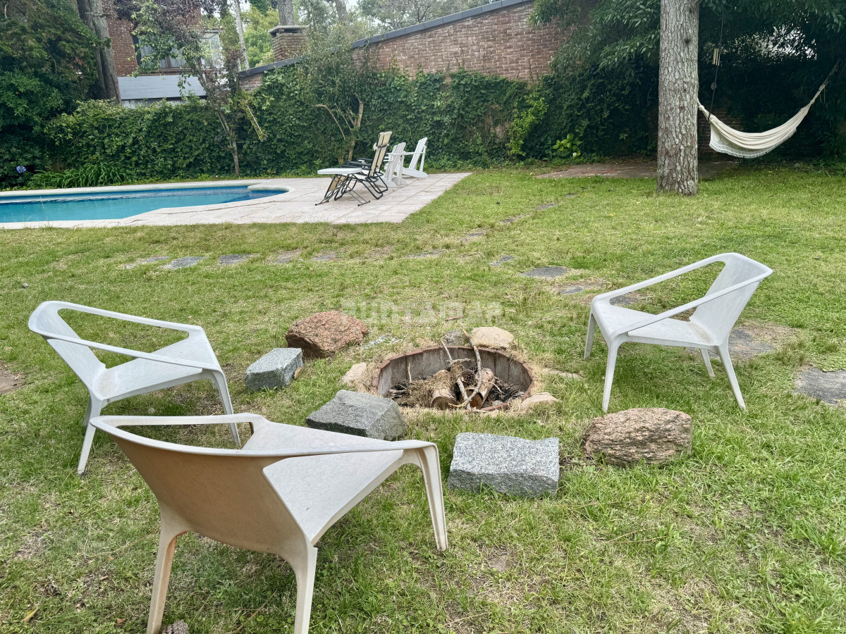 Casa ID.213532 - ALQUILER CASA DE DISEÑO DE 3 DORMITORIOS CON PISCINA EN SAN RAFAEL 