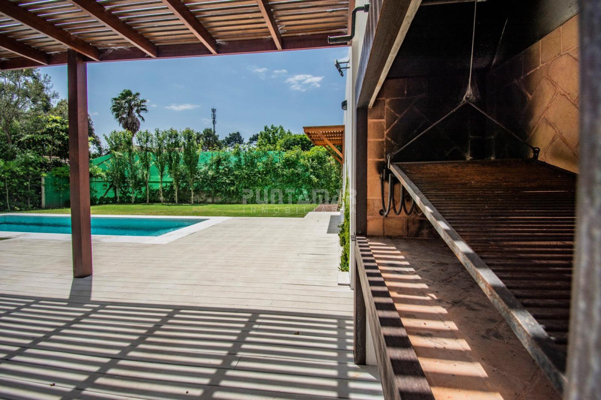 Casa ID.211851 - Casa de 5 dormitorios en venta y alquiler en Rincón del Indio, Punta del Este