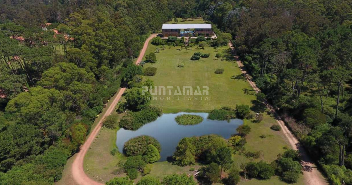 Casa ID.212858 - IMPORTANTE CASA EN CHACRA UBICADA EN RINCON DEL INDIO