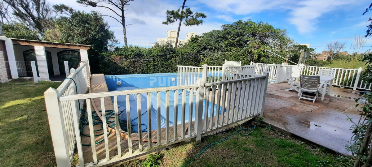 Casa ID.212456 - IMPORTANTE CASA DE 2 PLANTAS EN BARRIO SAN RAFAEL