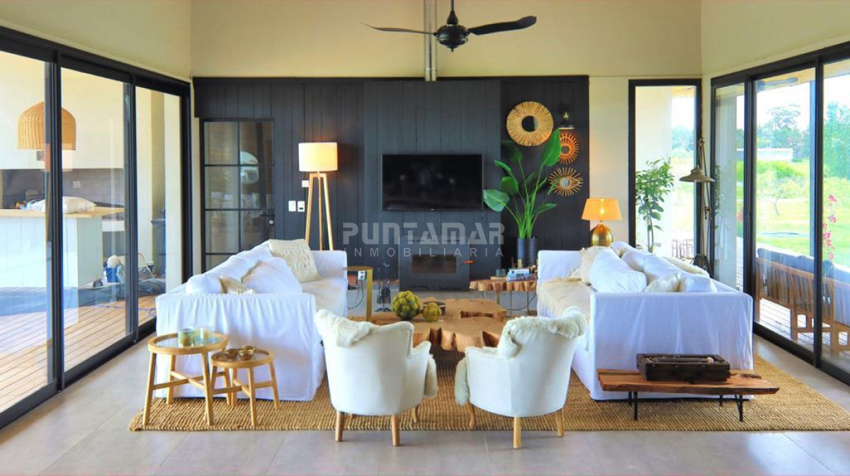 Casa ID.213803 - ALQUILER HERMOSA CASA DE 4 DORMITORIOS EN BARRIO PRIVADO EL QUIJOTE 