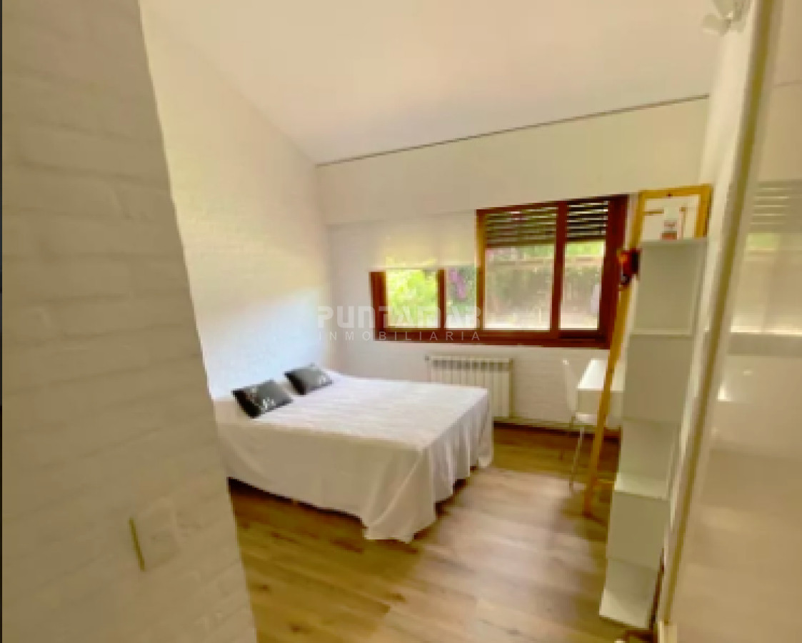 Casa ID.213446 - HERMOSA CASA DE 5 DORMS EN LA MANSA CON PISCINA Y CANCHA DE PADEL