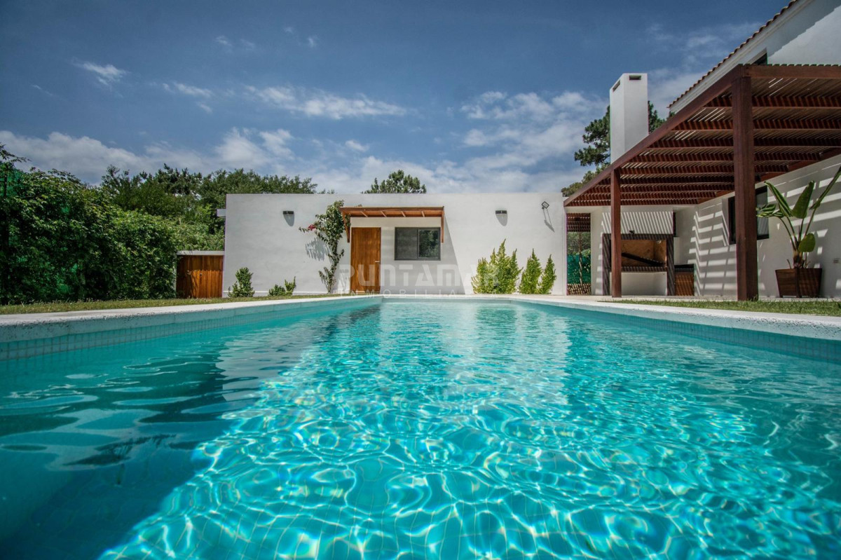 Casa ID.211851 - Casa de 5 dormitorios en venta y alquiler en Rincón del Indio, Punta del Este