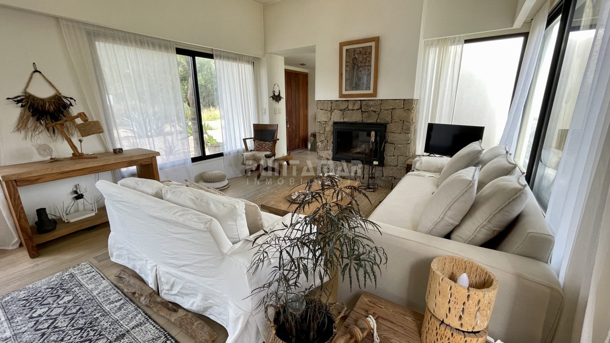 Casa ID.213215 - HERMOSA CASA 2 DORMITORIOS EN LA BARRA A METROS DE MEDIALUNAS CALENTITAS