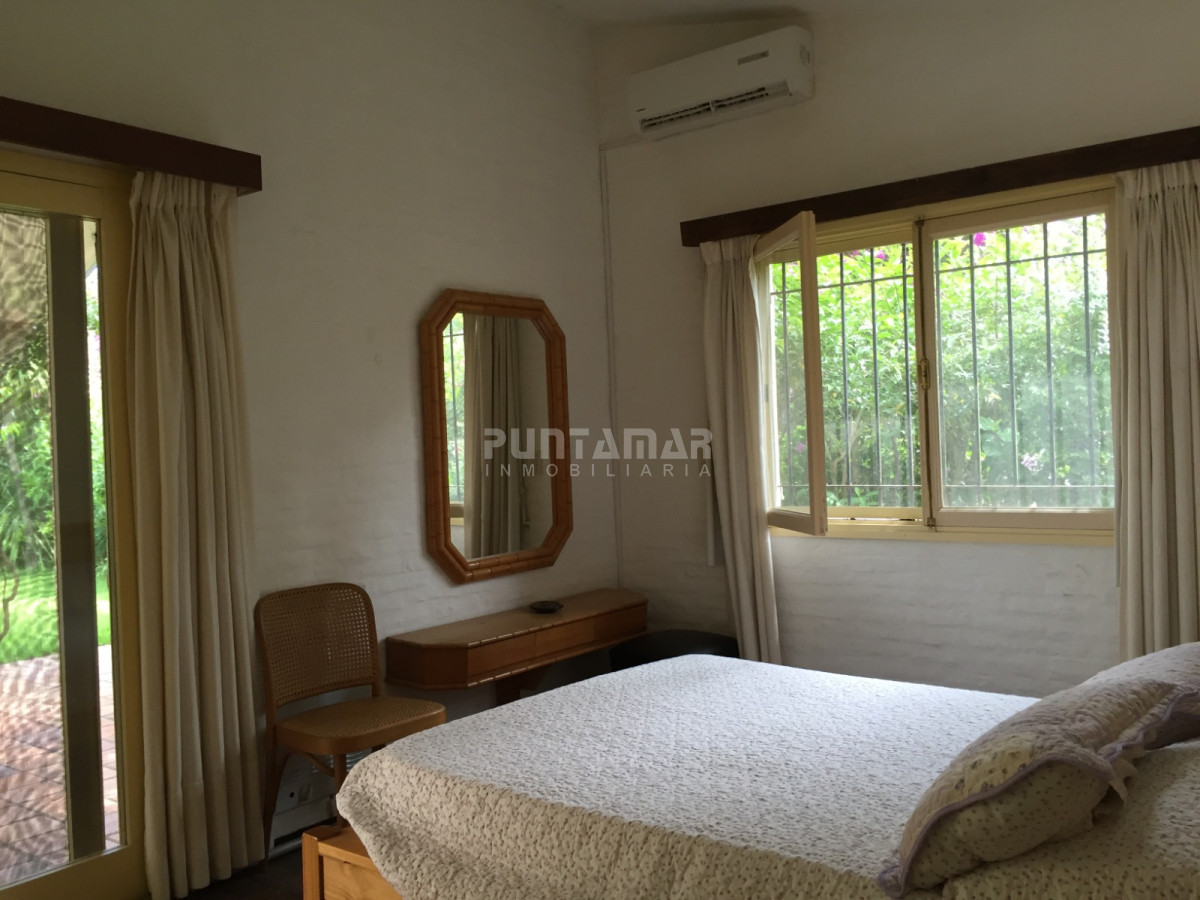 Casa ID.210662 - CASA DE 4 DORMITORIOS CON PISCINA