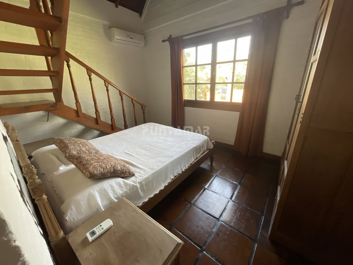 Casa ID.210731 - ALQUILER ANUAL CASA LA BARRA EXCELENTE UBICACION 