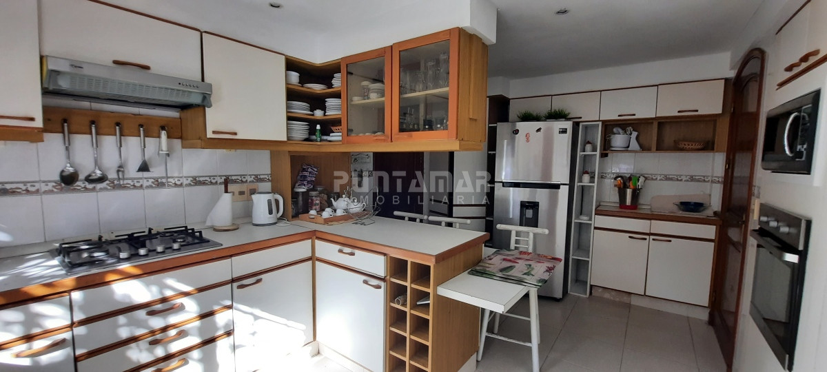 Casa ID.212456 - IMPORTANTE CASA DE 2 PLANTAS EN BARRIO SAN RAFAEL