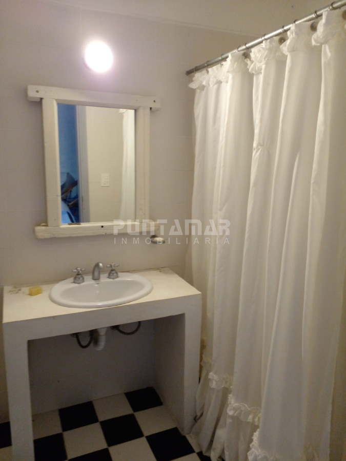 Casa ID.212386 - CHALET EN ALQUILER TEMPORADA EN ZONA DE LA BARRA A 3 CUADRAS DE LA AVENIDA PRINCIPAL Y 5 CUADRAS DE LA PLAYA 