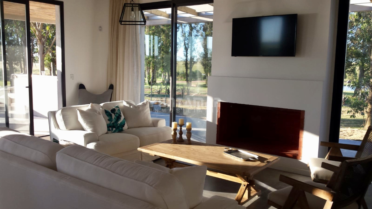 Casa ID.211804 - Casa en alquiler en Pueblo Mio