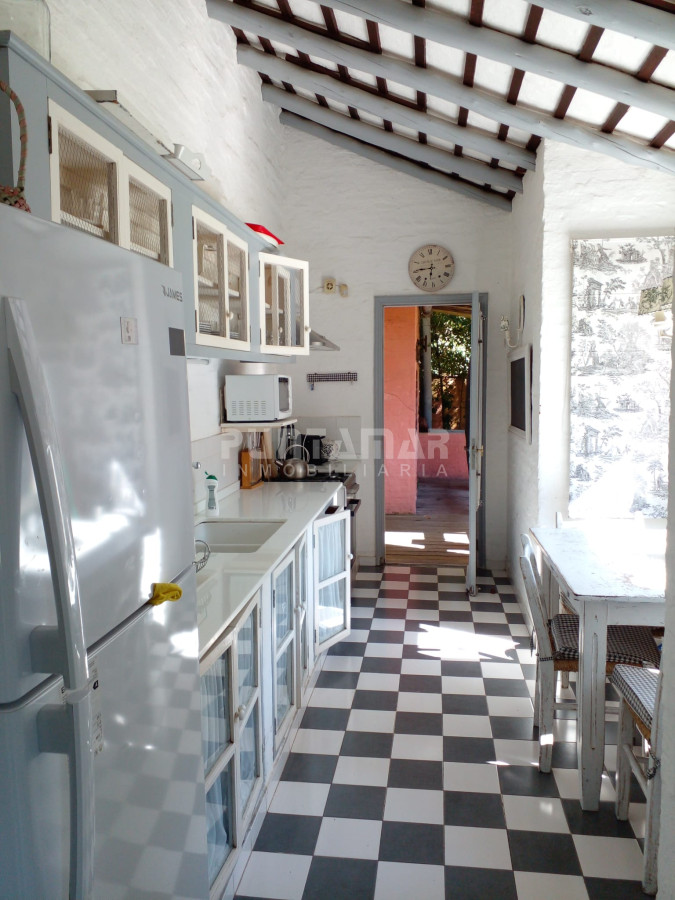 Casa ID.212386 - CHALET EN ALQUILER TEMPORADA EN ZONA DE LA BARRA A 3 CUADRAS DE LA AVENIDA PRINCIPAL Y 5 CUADRAS DE LA PLAYA 