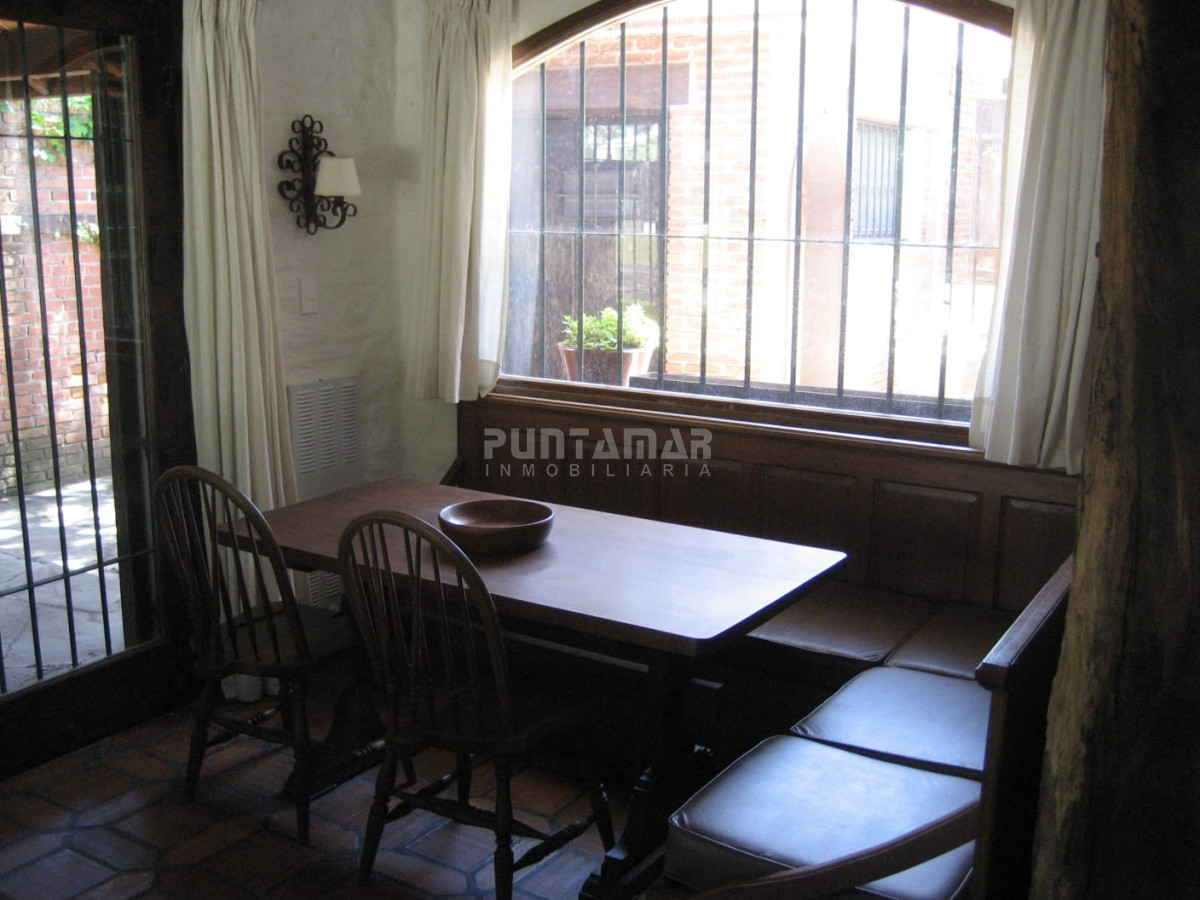 Casa ID.212426 - CHALET DE 4 DORMITORIOS EN PARADA 8 DE LA MANSA 