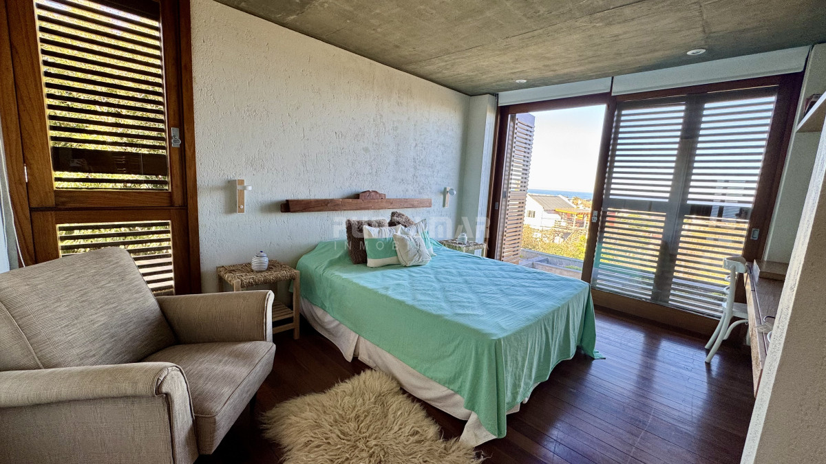 Casa ID.212719 - ALQUILER  CASA DE 4 DORMITORIOS  EN EN EL CHORRO  CON PISCINA