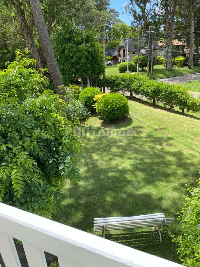 Casa ID.213540 - HERMOSA CASA DE 4 DORMITORIOS Y PISCINA A 300 METROS DEL MAR