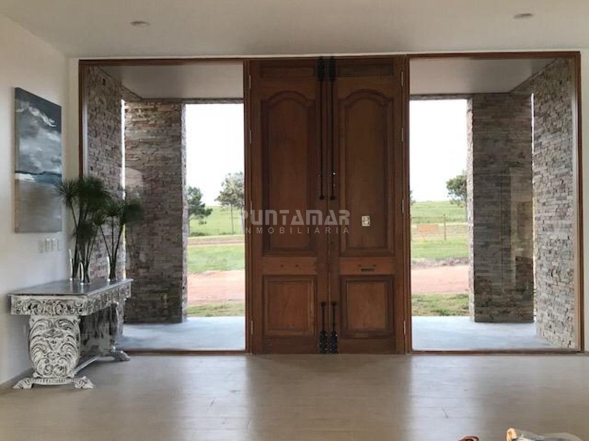 Casa ID.211900 - Casa en alquiler barrio cerrado Pueblo Mio