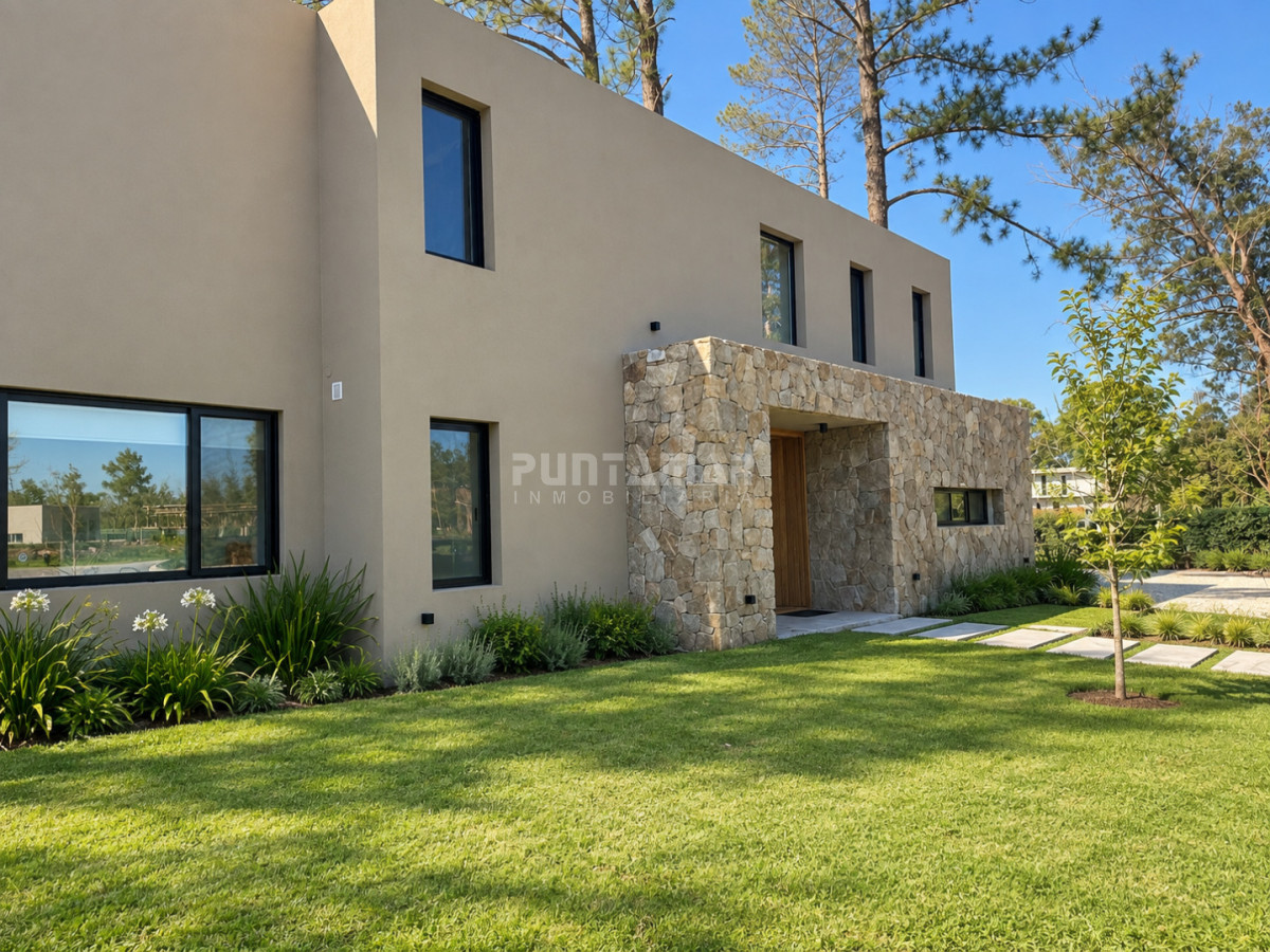Casa en venta, barrio cerrado La Cañada - PMI213945C