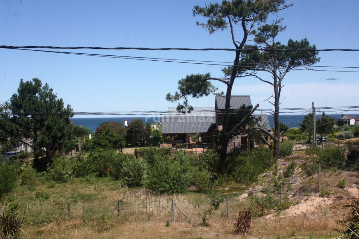 Casa ID.210977 - ALQUILER DE CASA EN MONTOYA 3 DORMITORIOS CON PISCINA