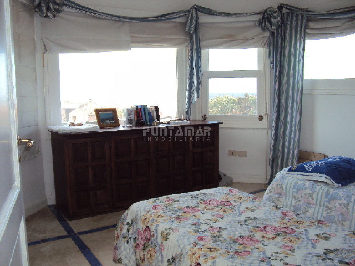 Casa ID.211703 - Casa en Punta Piedras, Manantiales, 4 dormitorios y piscina