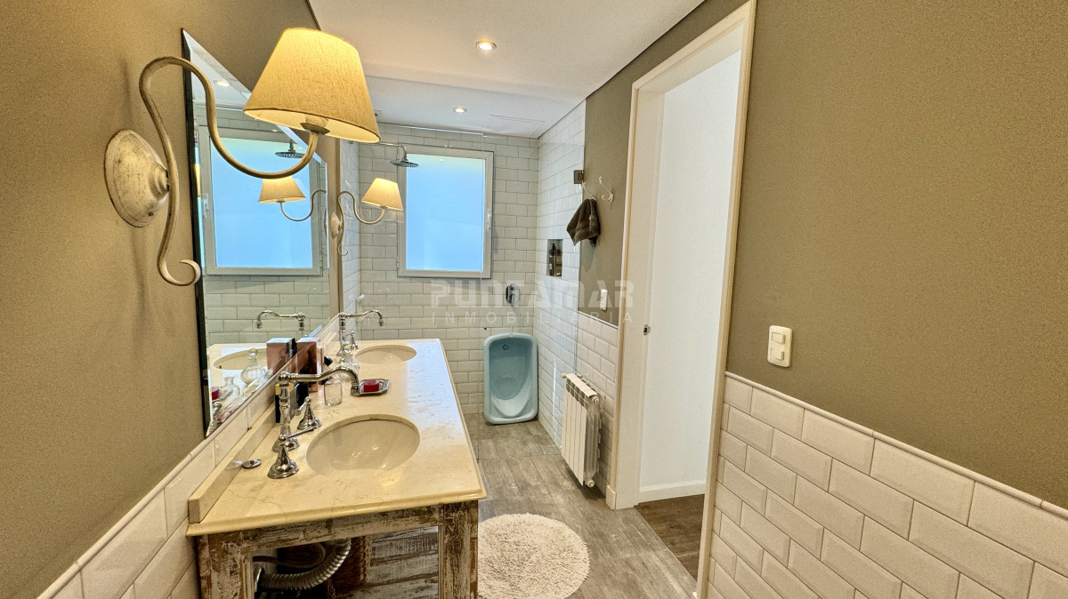 Casa ID.213497 - ESPECTACULAR CASA DE 4 DORMITORIOS EN SUITE EN BARRIO PRIVADO DE PUNTA DEL ESTE