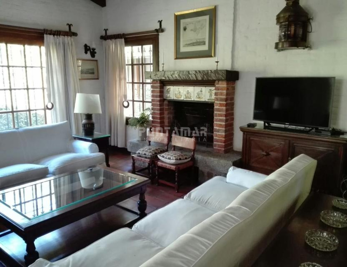 Casa ID.212425 - CHALET DE 4 DORMITORIOS EN PARADA 7 DE LA MANSA