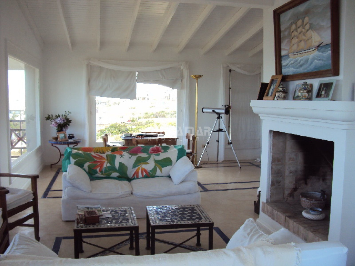 Casa ID.211703 - Casa en Punta Piedras, Manantiales, 4 dormitorios y piscina