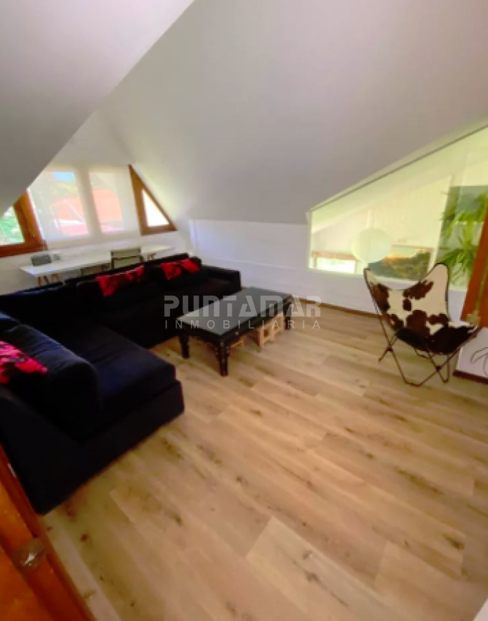 Casa ID.213446 - HERMOSA CASA DE 5 DORMS EN LA MANSA CON PISCINA Y CANCHA DE PADEL