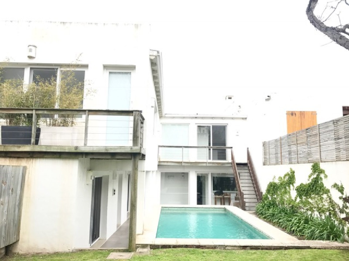 Casa ID.210933 - Casa en alquiler en La Barra, 4 dormitorios, piscina