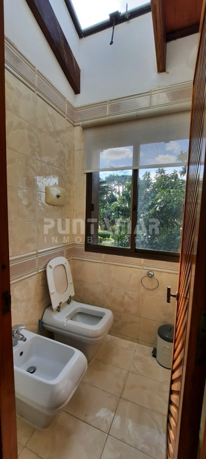 Casa ID.212456 - IMPORTANTE CASA DE 2 PLANTAS EN BARRIO SAN RAFAEL