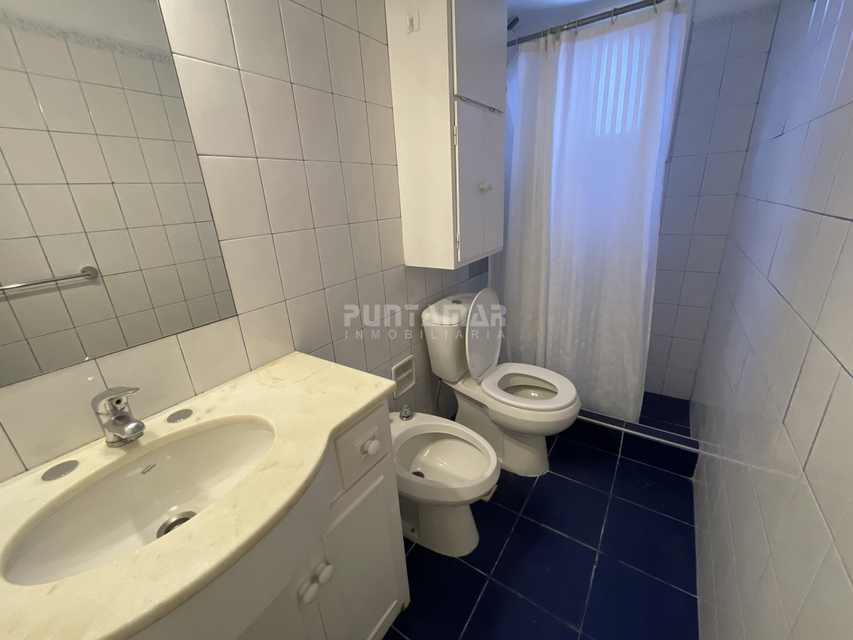 Casa ID.210731 - ALQUILER ANUAL CASA LA BARRA EXCELENTE UBICACION 
