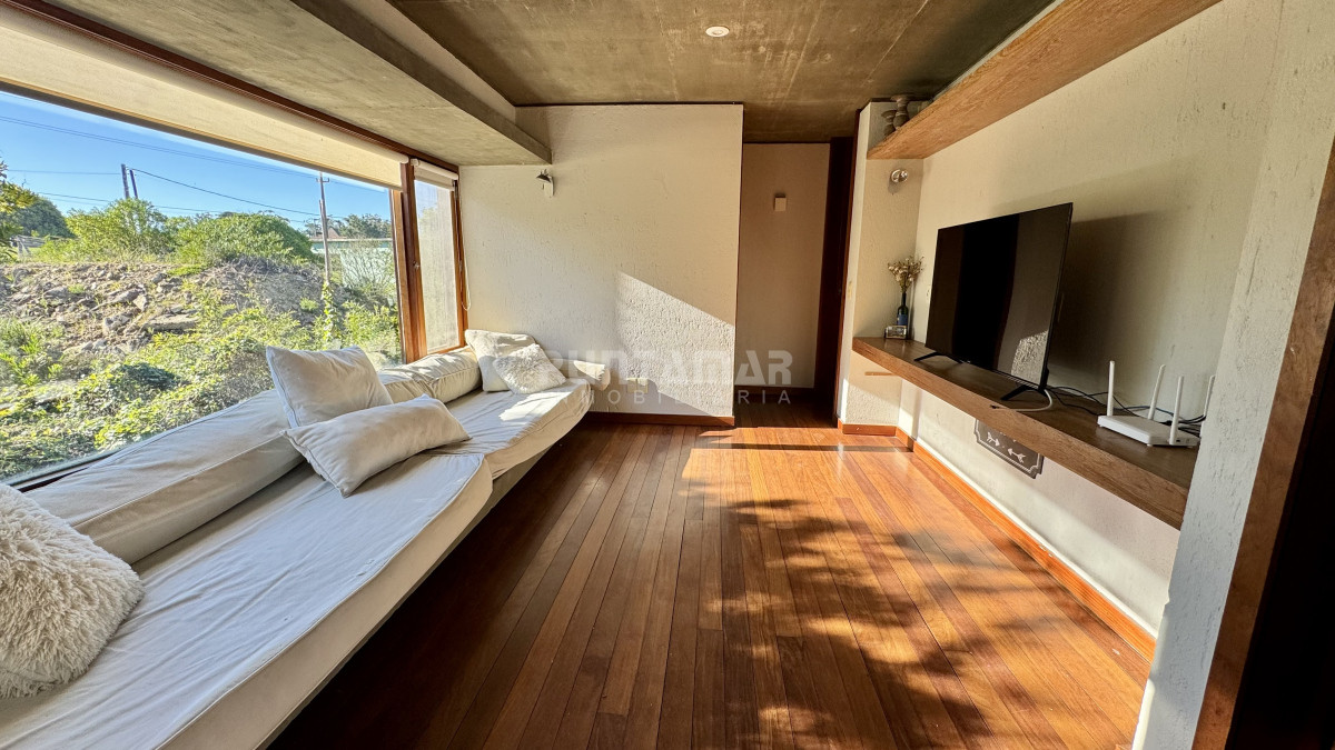 Casa ID.212719 - ALQUILER  CASA DE 4 DORMITORIOS  EN EN EL CHORRO  CON PISCINA