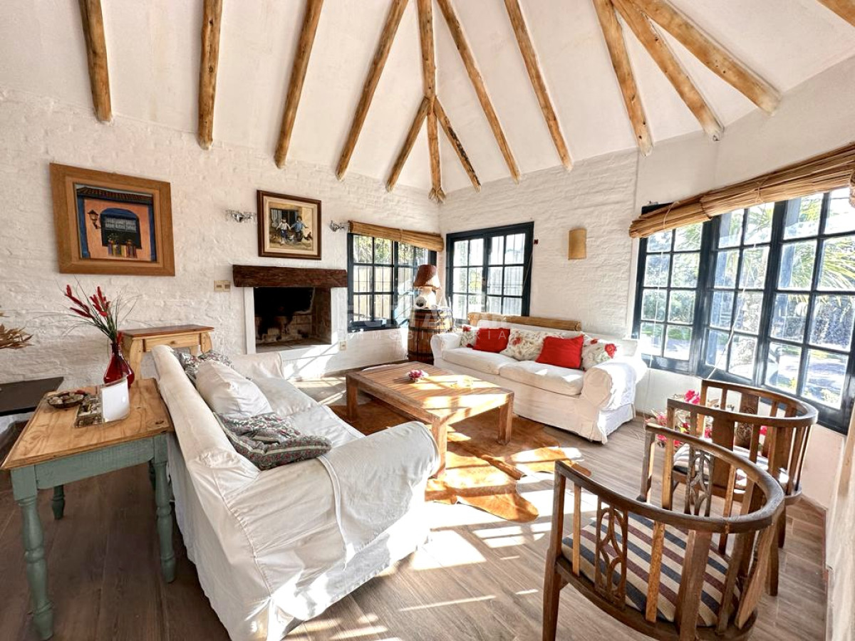 Casa ID.210951 - ALQUILER CASA DOS CUADRAS DE LA PLAYA LA POSTA Y UNA DE LA PRINCIPIAL