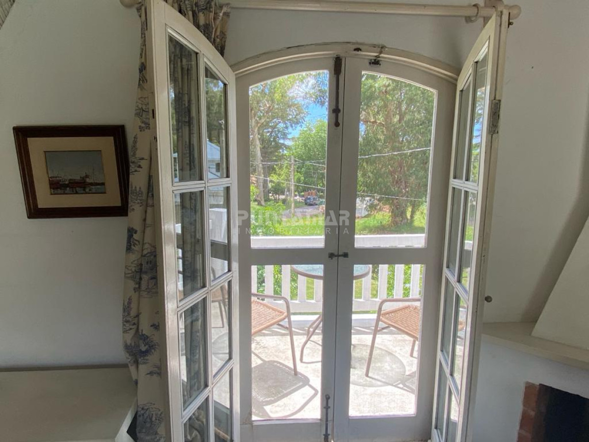 Casa ID.213540 - HERMOSA CASA DE 4 DORMITORIOS Y PISCINA A 300 METROS DEL MAR