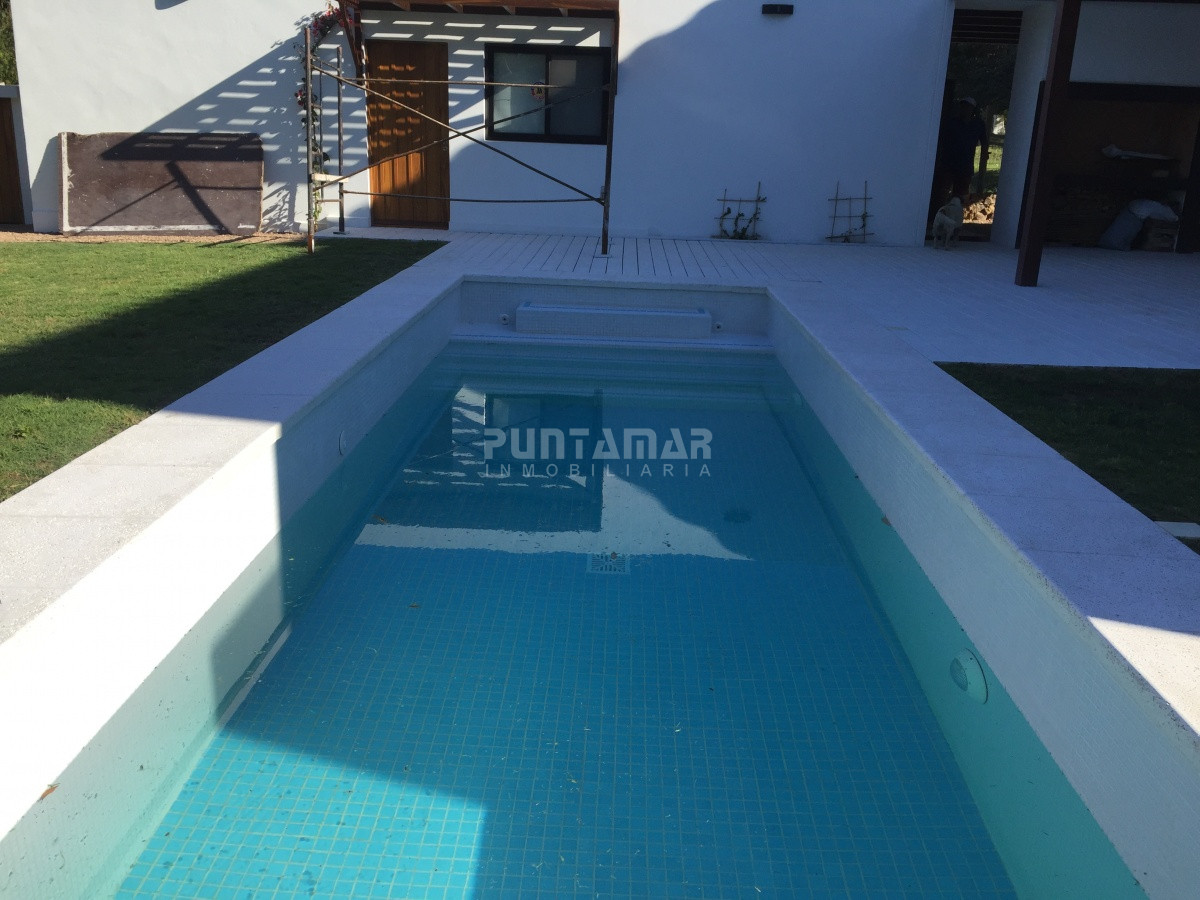 Casa ID.211851 - Casa de 5 dormitorios en venta y alquiler en Rincón del Indio, Punta del Este