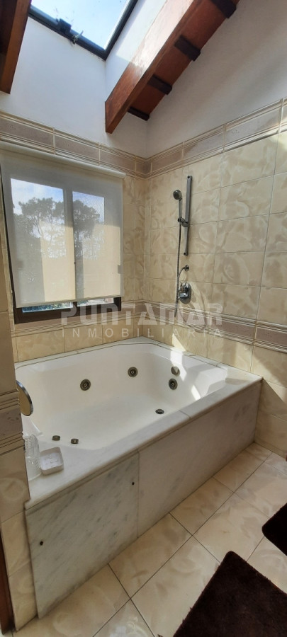 Casa ID.212456 - IMPORTANTE CASA DE 2 PLANTAS EN BARRIO SAN RAFAEL