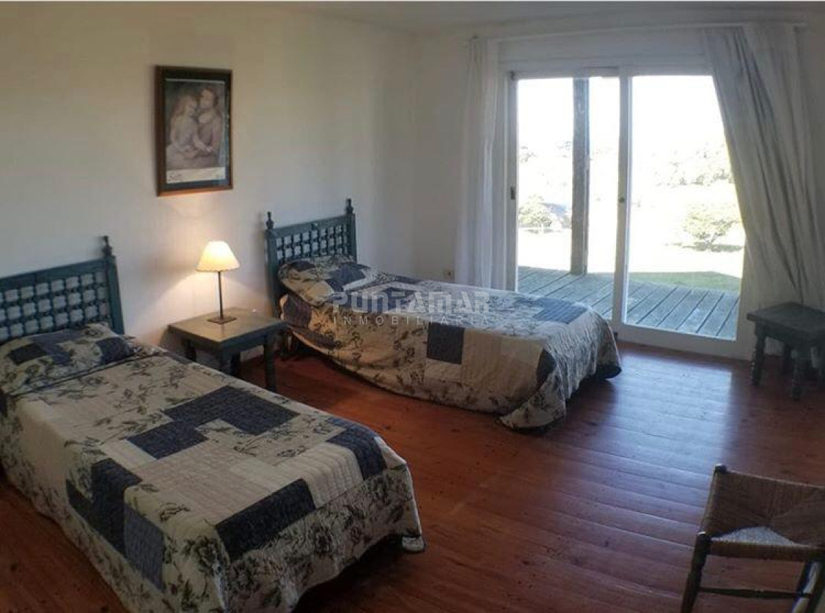 Casa ID.212179 - Gran Casa en Montoya a una cuadra de la playa