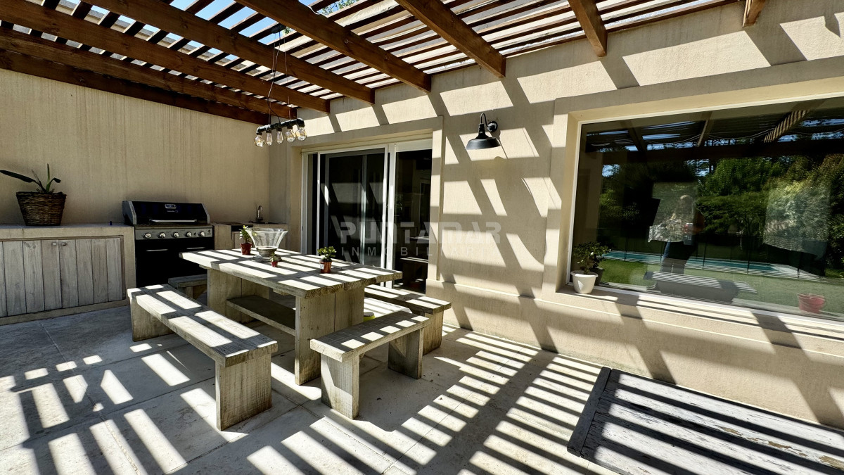 Casa ID.213497 - ESPECTACULAR CASA DE 4 DORMITORIOS EN SUITE EN BARRIO PRIVADO DE PUNTA DEL ESTE
