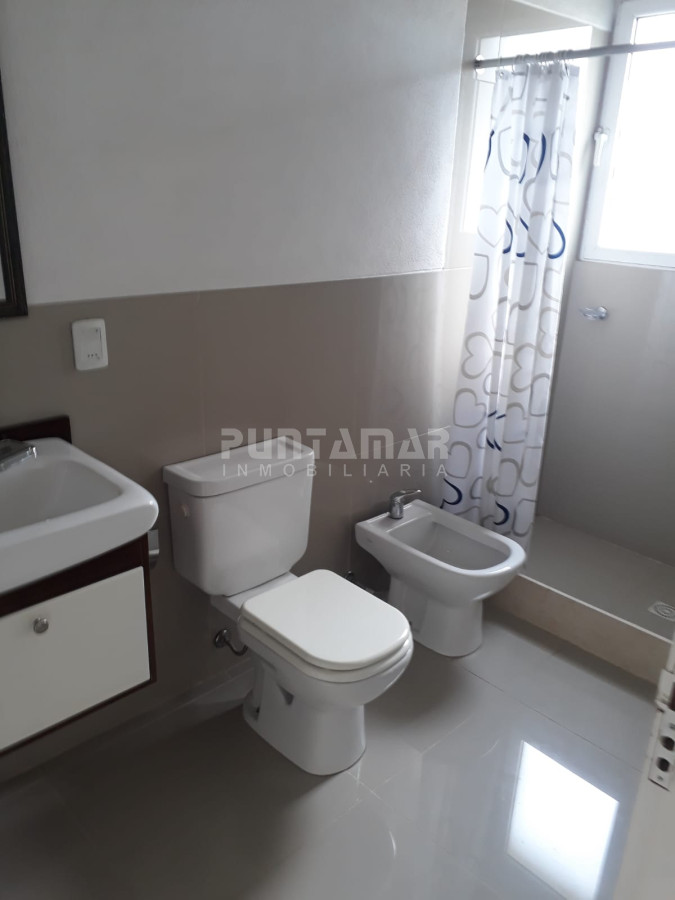 Casa ID.210842 - Casa de 5 dormitorios en alquiler en Montoya