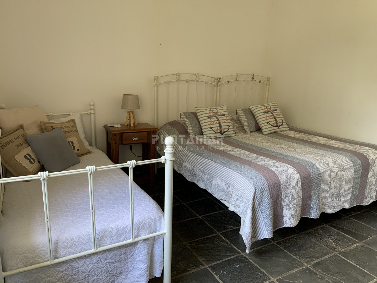 Casa ID.210729 - ALQUILER DE CASA EN LA BARRA 4 DORMITORIOS EN SUITE CON PISCINA