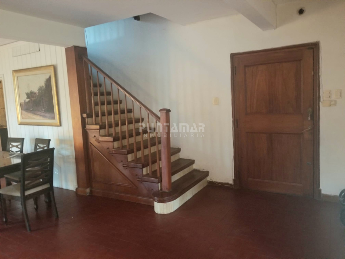 Casa ID.212770 - CASA DE 3 PLANTAS EN PARADA 7 DE LA MANSA, CON 4 DORMITORIOS Y DEPENDENCIA DE SERVICIO