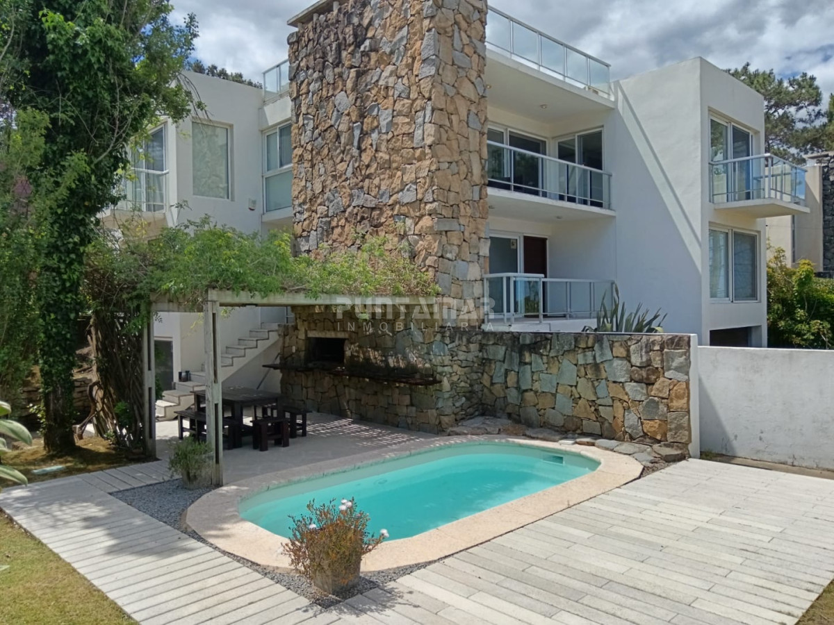 Casa ID.210977 - ALQUILER DE CASA EN MONTOYA 3 DORMITORIOS CON PISCINA