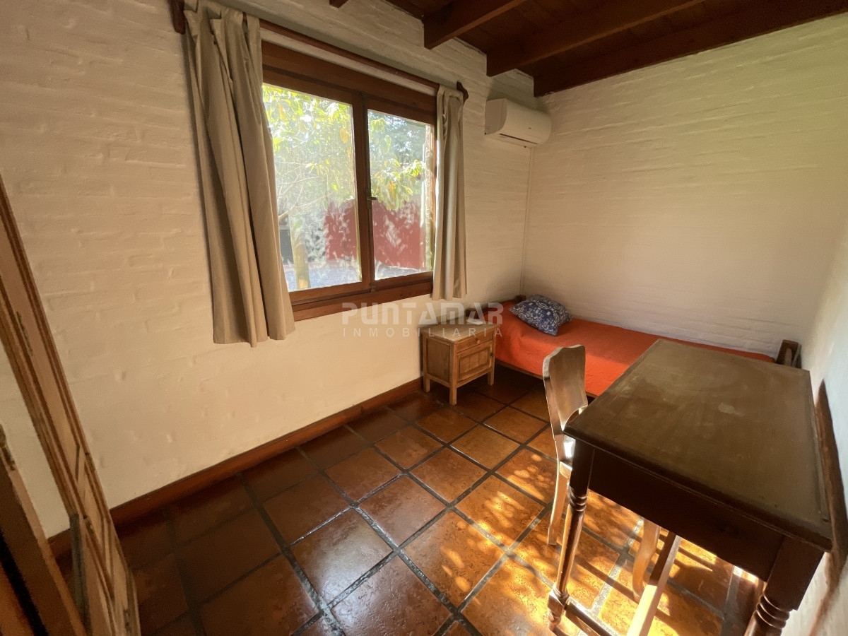 Casa ID.210731 - ALQUILER ANUAL CASA LA BARRA EXCELENTE UBICACION 