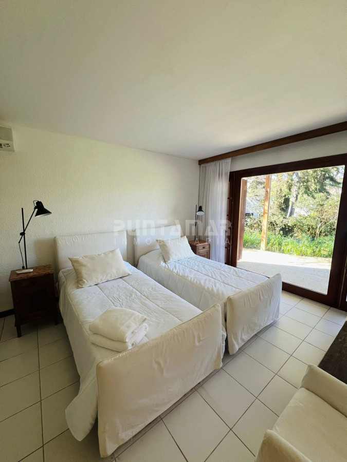 Casa ID.212432 - ALQUILER  CASA DE 3 DORMITORIOS EN SUITE EN SAN RAFAEL CON PISCINA