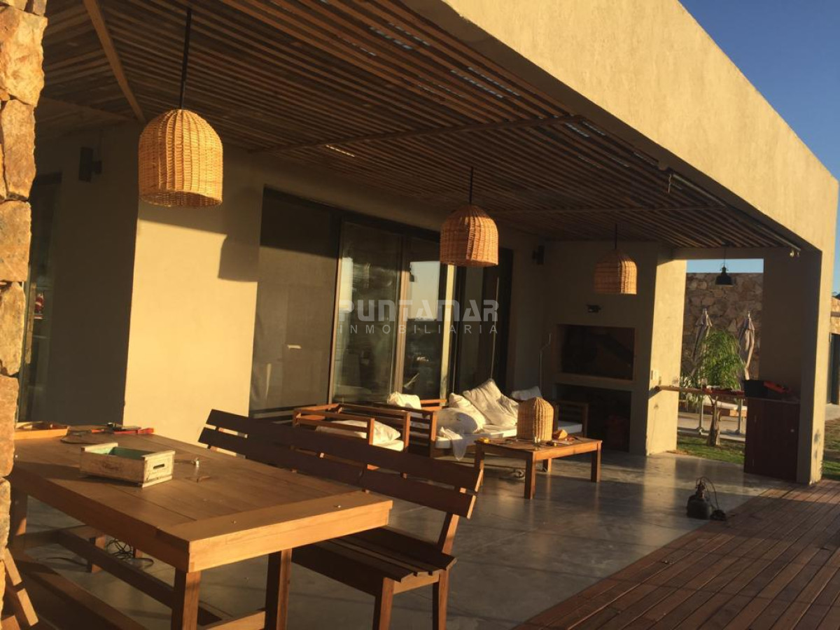 Casa ID.211804 - Casa en alquiler en Pueblo Mio