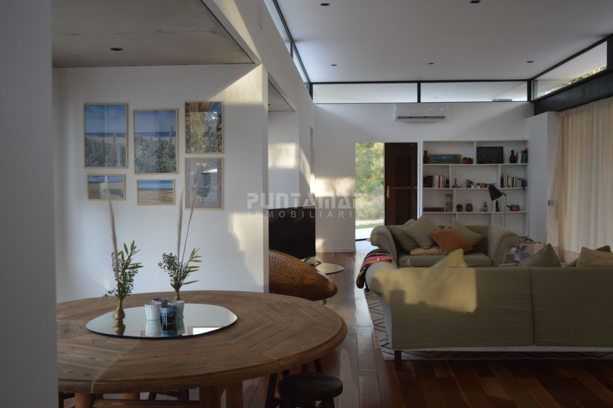 Casa ID.212843 - MODERNA CASA DE 3 DORMITORIOS EN ALQUILER EN BARRIO CERRADO POLO DEL ESTE