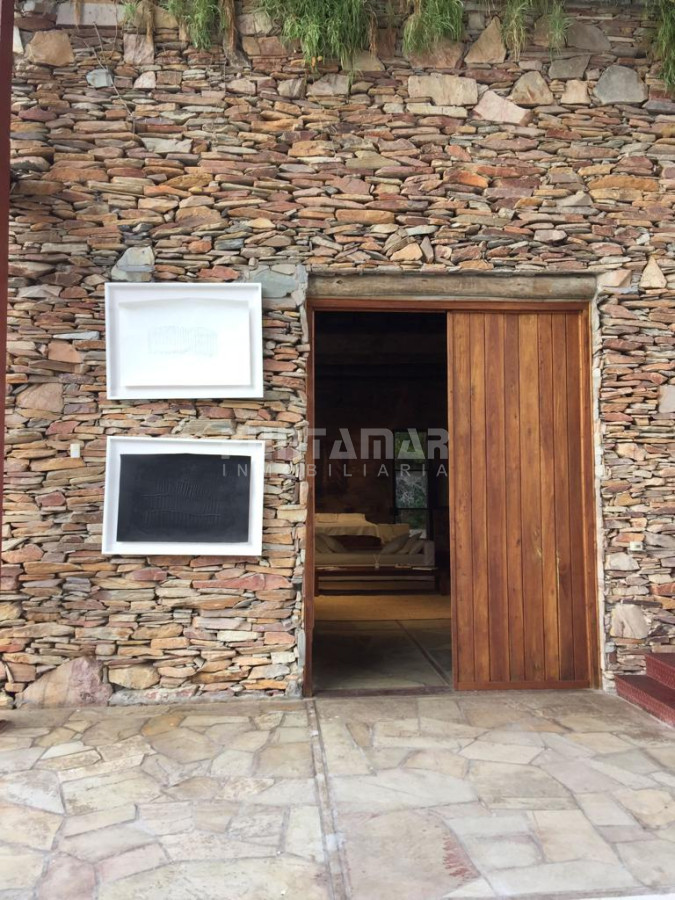 Casa ID.212858 - IMPORTANTE CASA EN CHACRA UBICADA EN RINCON DEL INDIO